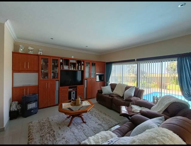 3 bed property for sale in GEORGE